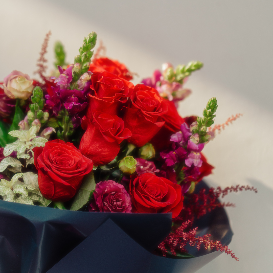 OVO GARDEN - Duskfire Blossoms Bouquet 情人節花束