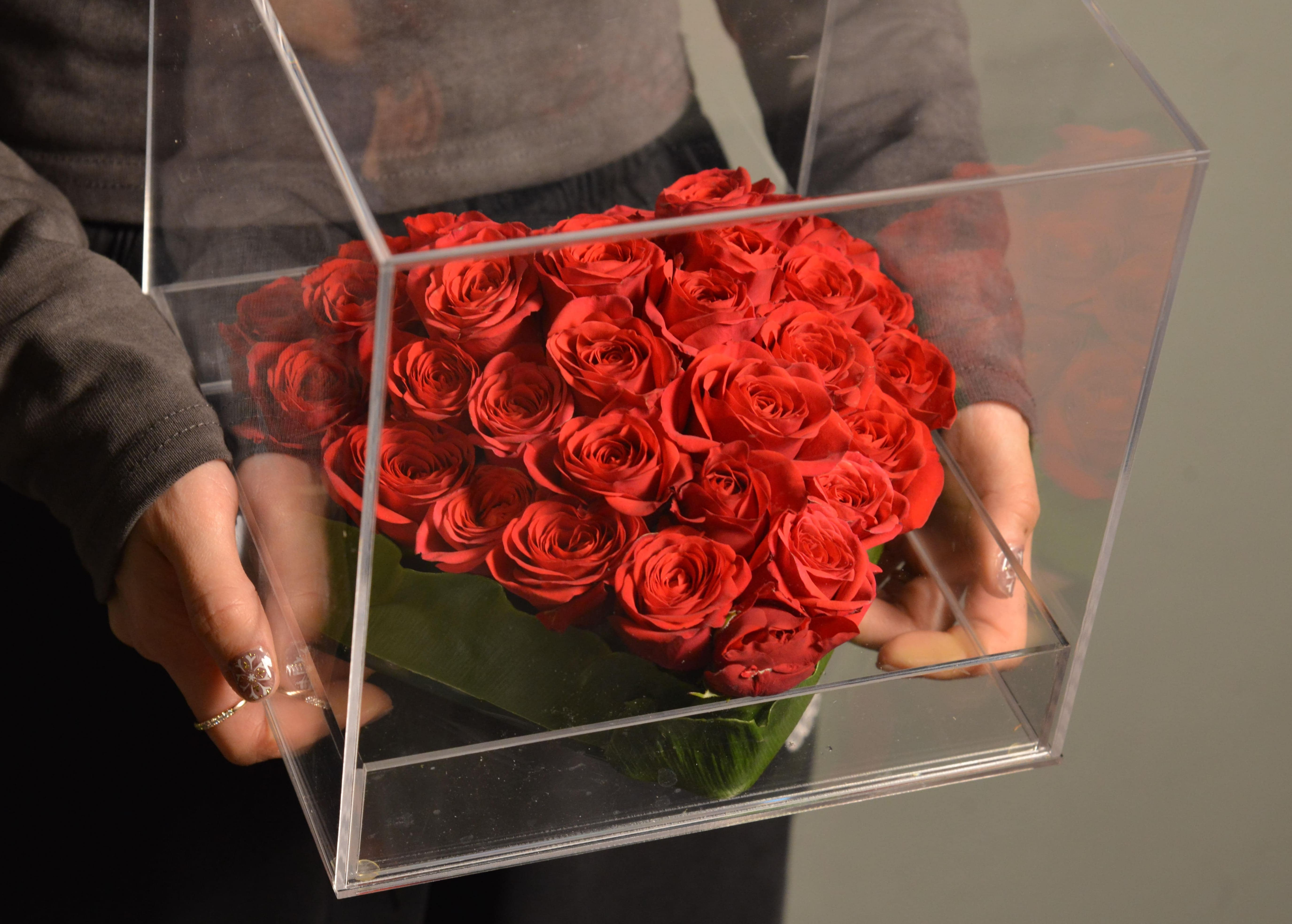 OVO GARDEN - Blossom Embrace Arrangement - Red Rose