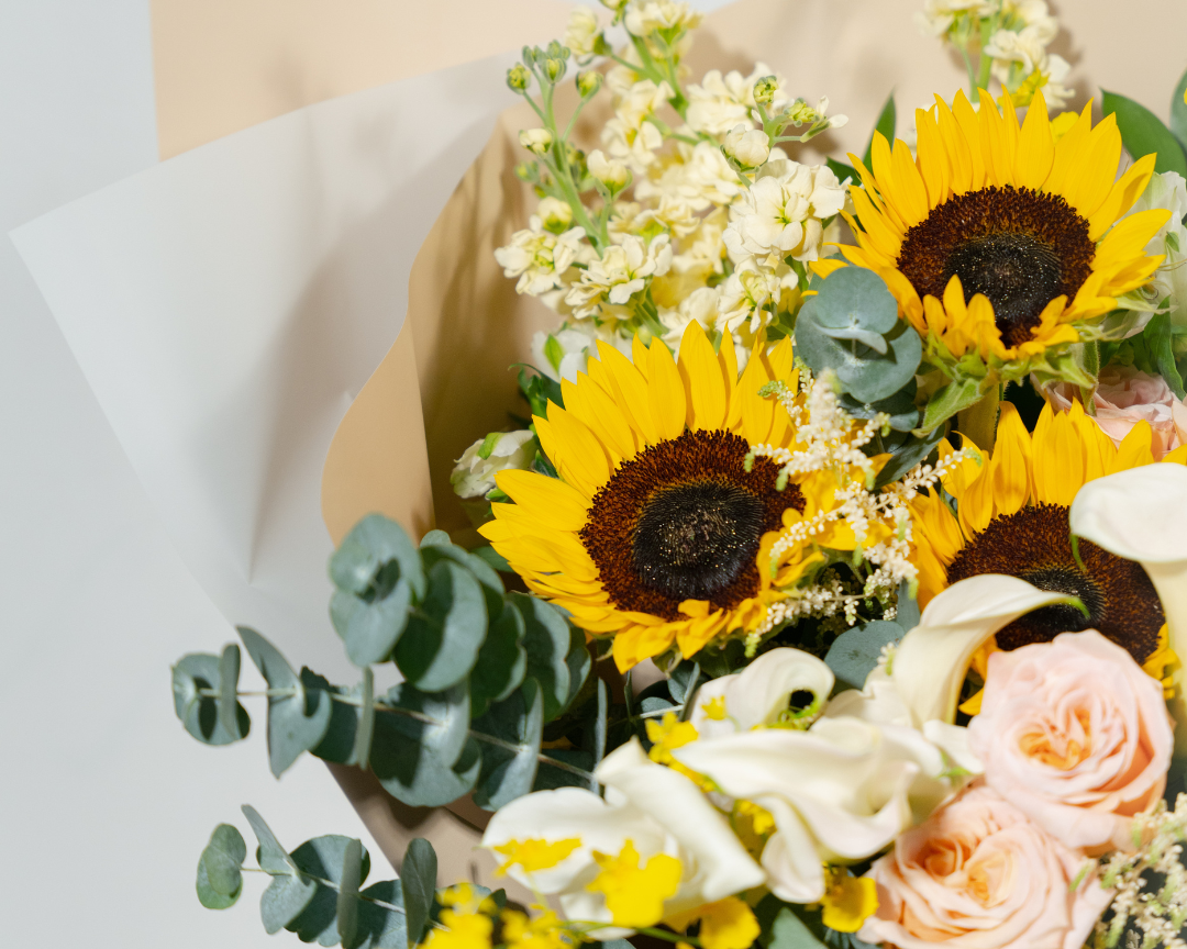 Tender Light Bouquet | OVO GARDEN