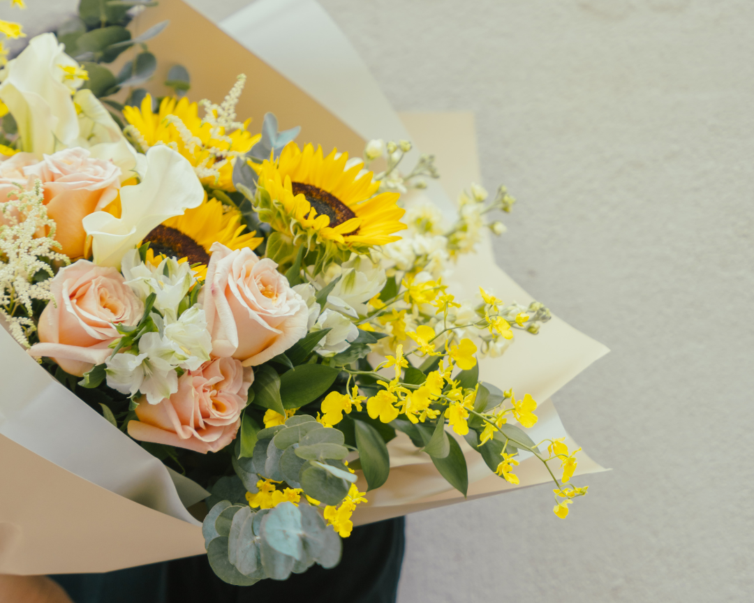 Tender Light Bouquet | OVO GARDEN